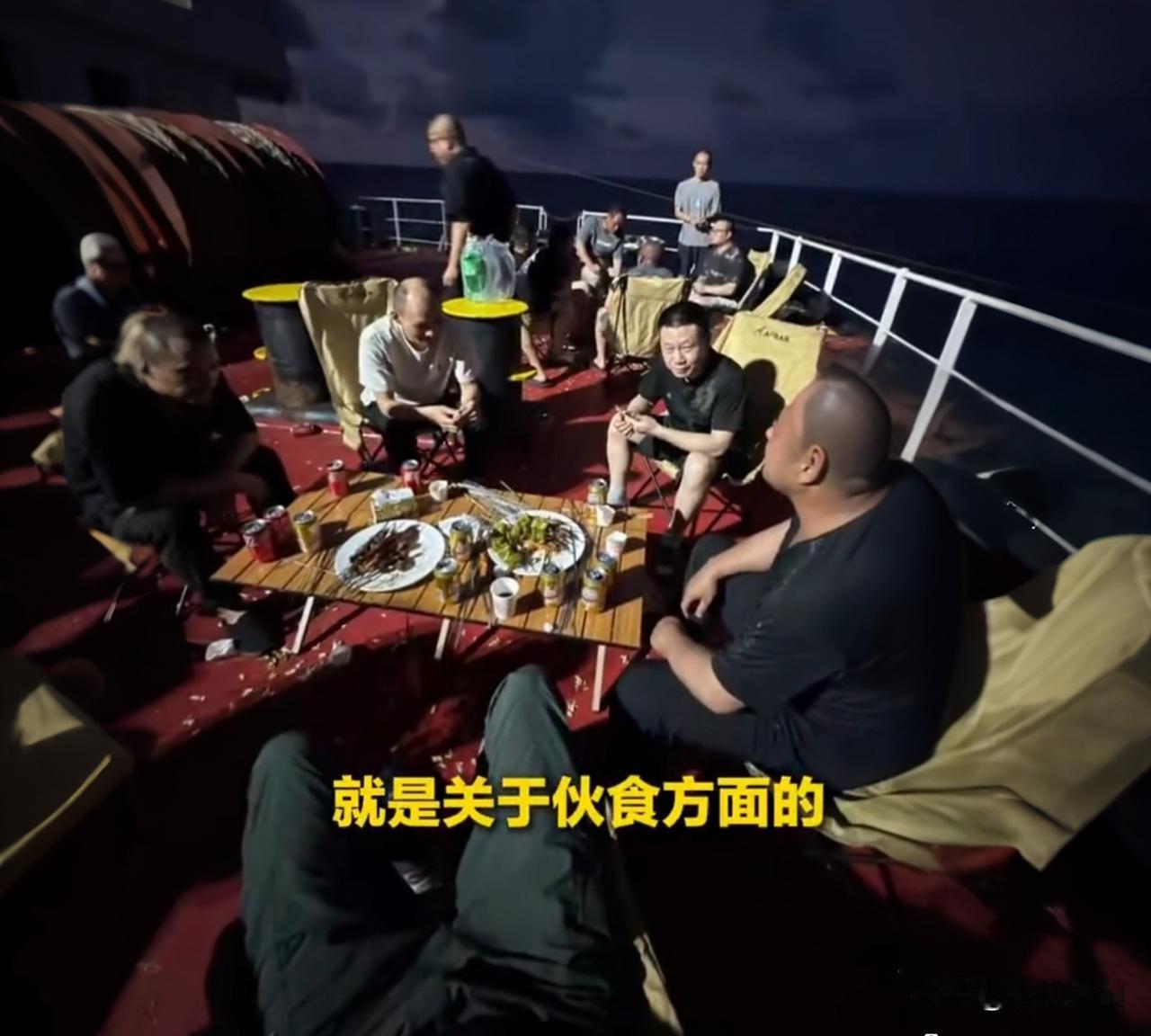 霍尔木兹白菜34美元一公斤，海员：命要紧霍尔木兹海峡风云突变，美伊导弹横飞，