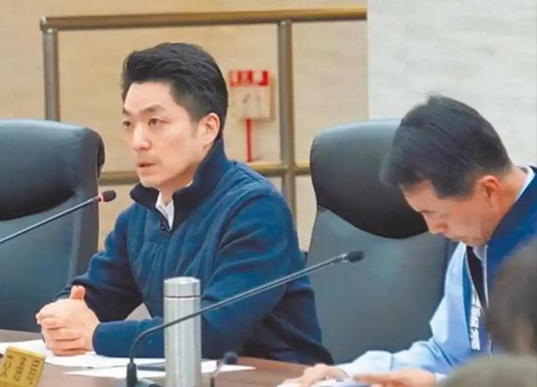 台北市长蒋万安接受专访谈到两岸时表示，“我是台湾人，我就是中华民国的国民。” 