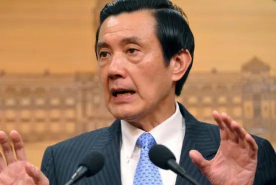 国民党现在这个处境，烂到根，根源主要三个人，一个是李登辉，他是罪魁祸首，二是马英