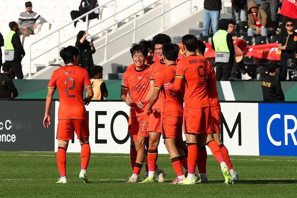 U23国足1-0澳大利亚赛后澳大利亚主帅说中国队踢得是70年代的丑陋比赛，咱们国