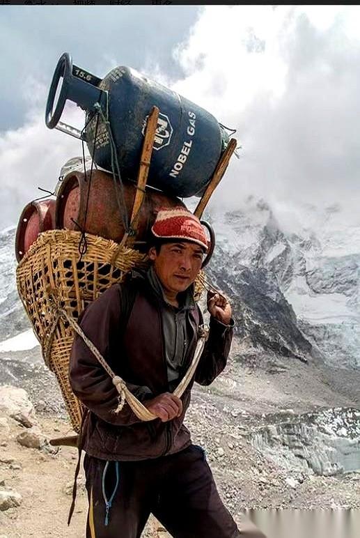 跟你说个事儿，这事儿离谱到像个三流电影剧本。喜马拉雅山里，有个“核幽灵”。一