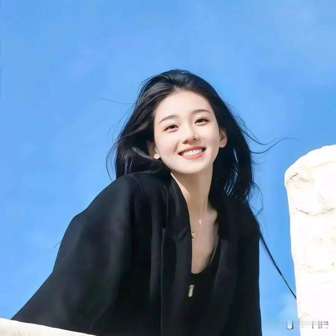 听说：深圳的女人，最会搞钱。大家在一起，不谈穿搭，不谈美食，不谈八卦