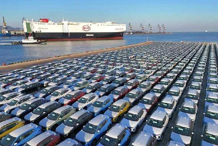 德媒:比亚迪超越特斯拉，成全球第一！1月2日，德国《明镜周刊》发文:“比亚迪