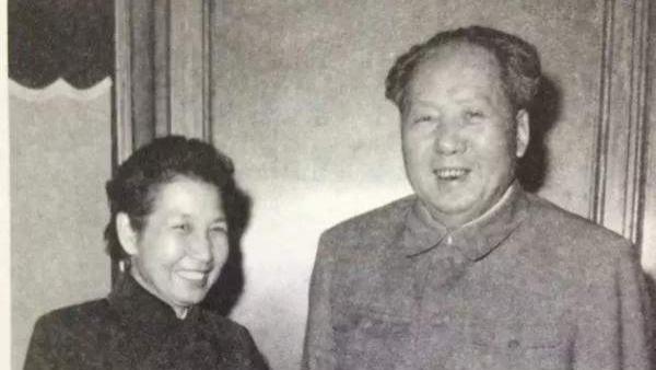 毛主席与江青结婚后,曾志问他为何要离开贺子珍,主席:是她要离开我
