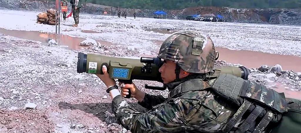 中国陆军打完就扔的筒子又添了新兄弟，DZJ08型80mm单兵火箭筒系统之前的弹药
