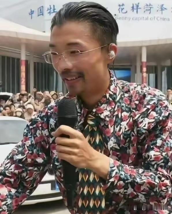 郭有才重返菏泽南站，郭德纲也绝对不会退居幕后…兜兜转转，从菏泽南站红遍全网的