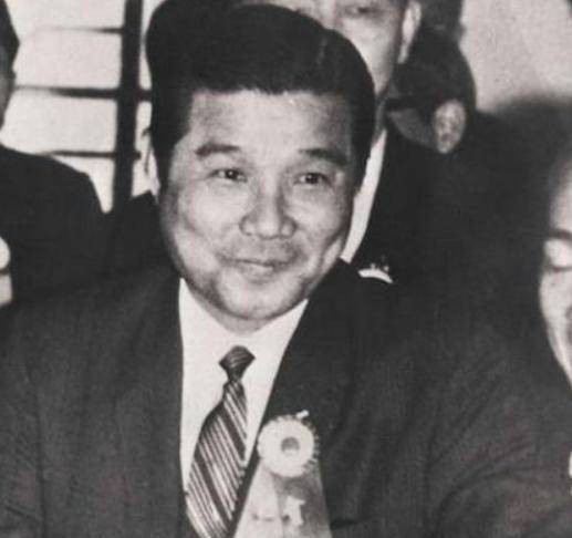 跛豪：香港四大毒枭之一，贩毒30吨出狱25天去世，留下一句口头禅