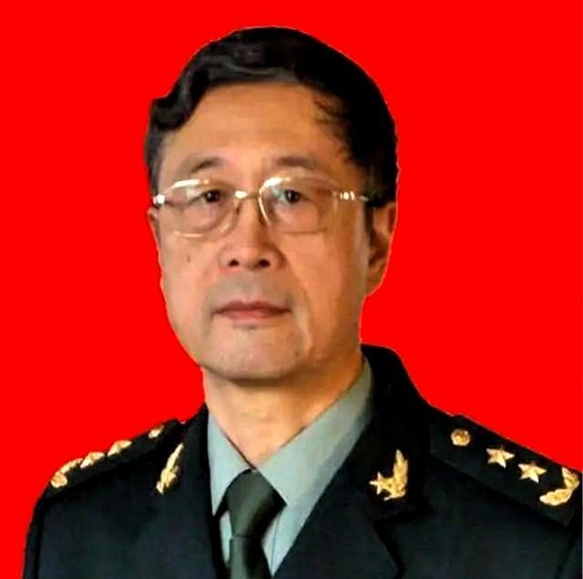 刚刷到一个故事，有点破防。不是创业暴富，也不是明星瓜，是一门两代人，把整个人生