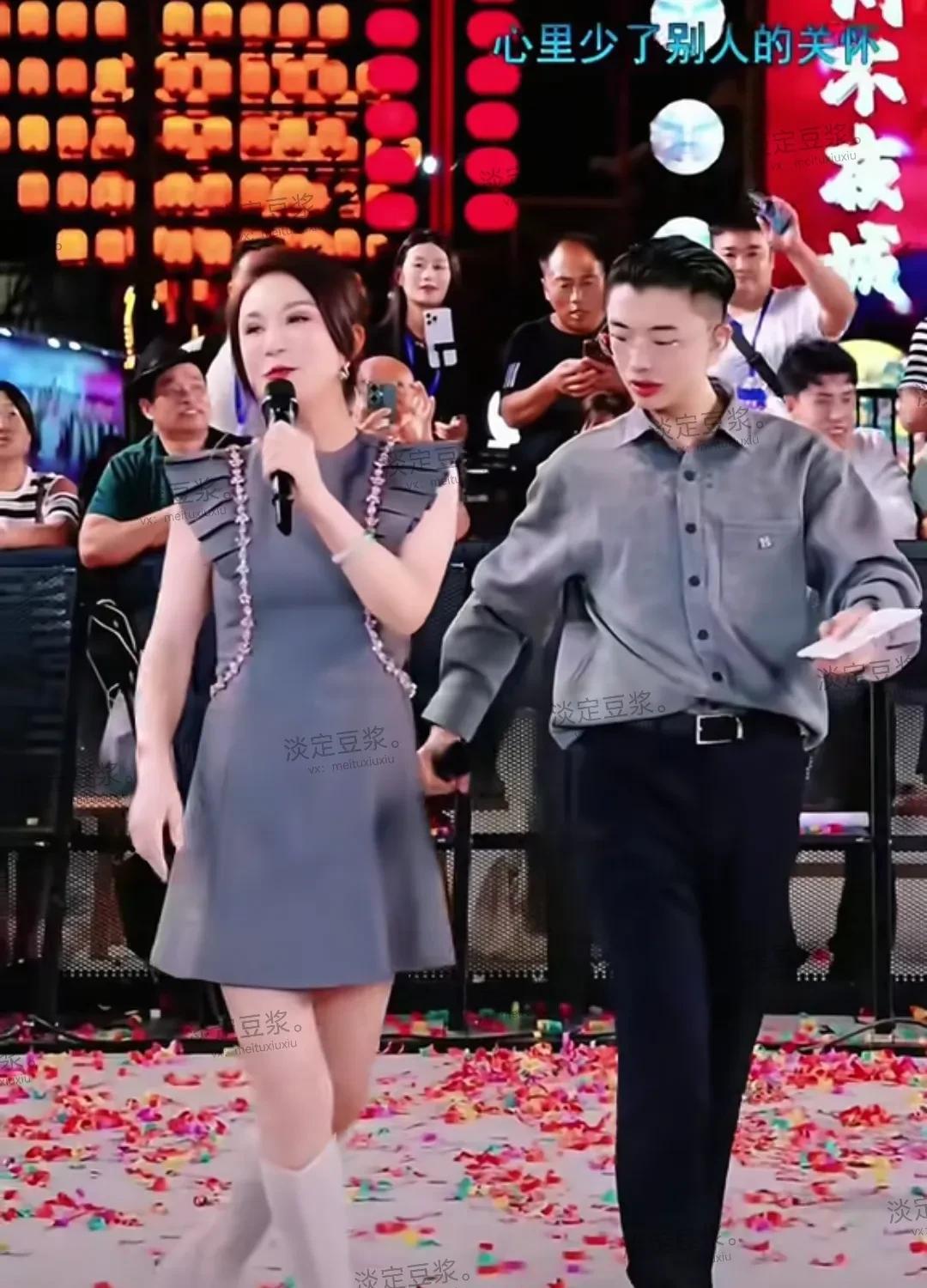 发现网红郭有才是有两把刷子，总能请来老歌手助力，这又把90年代走红的歌手林萍请来