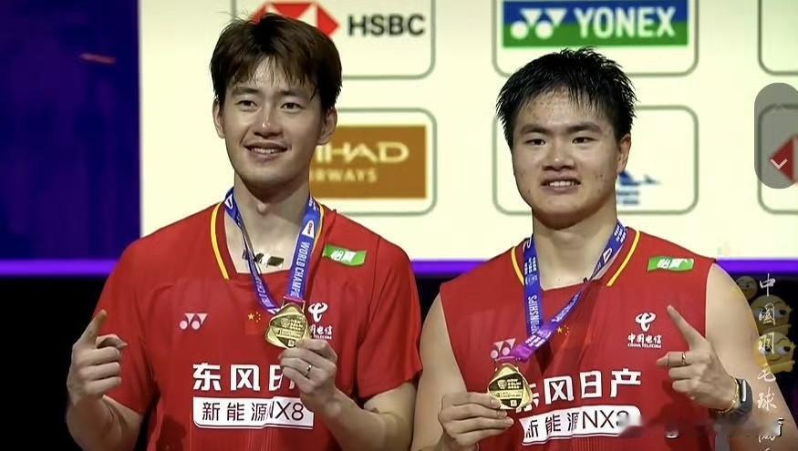 梁王组合都哭得稀里哗啦的，打完巴黎奥运会到现在，整整2年了，蛰伏两年，拿了世界冠