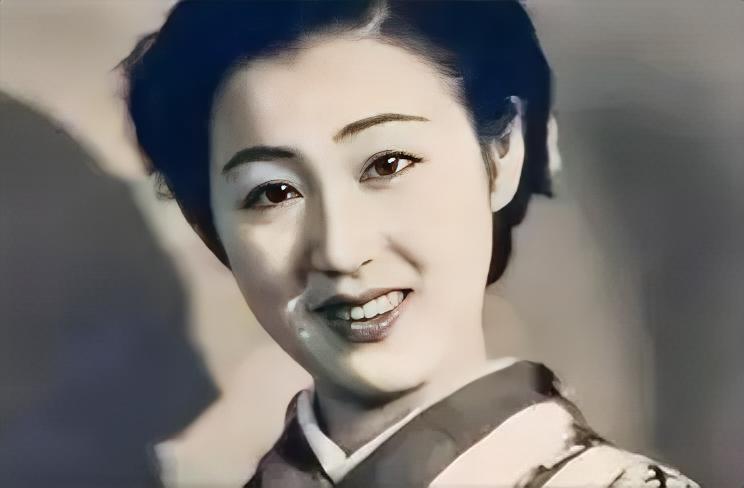 1945年，中国远征军在缅甸意外俘获十余名日军溃兵，团长原欲处决所有战俘，然而战