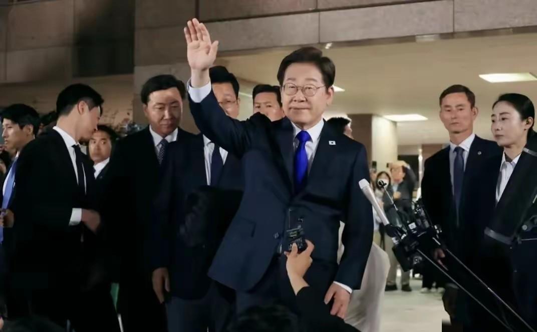 李在明，终于当选为韩国21届总统，记住，这是个狠人！这个总统位置，是他三番两次