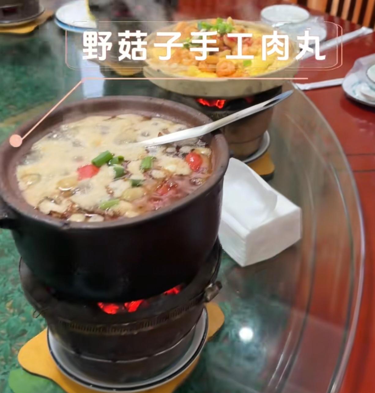 受朋友之邀，到信阳商城玩，其中最大的惊喜就是吃到了心心念念的商城农家菜！