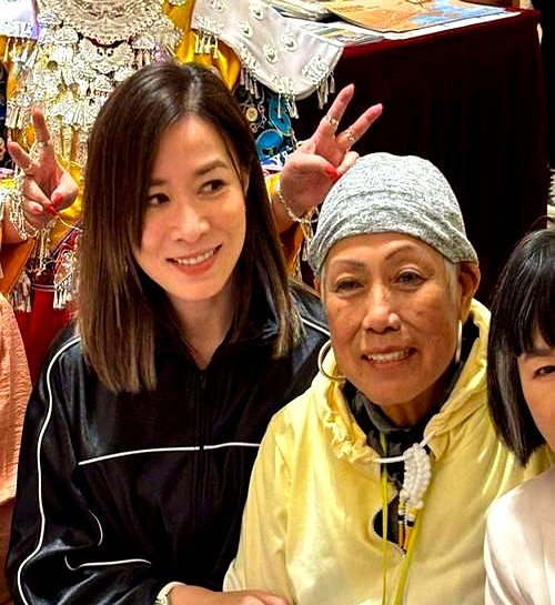 51岁的佘诗曼，不婚不育，遗嘱都立好了，两亿财产直接划给妈妈和兄弟，自己在香港还有七套房。说实话，这
