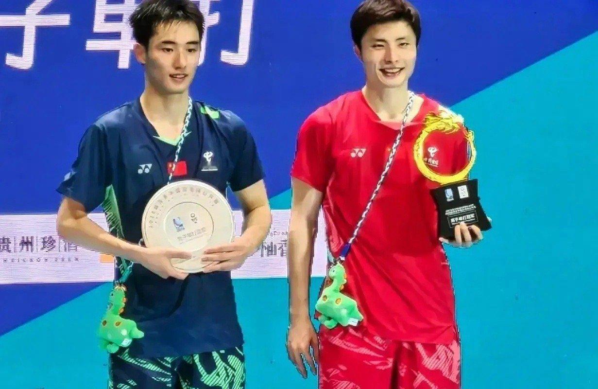 随着中国羽毛球公开赛落幕，国羽最终战绩，以及奖金积分如下[玫瑰]【男单】金牌—石
