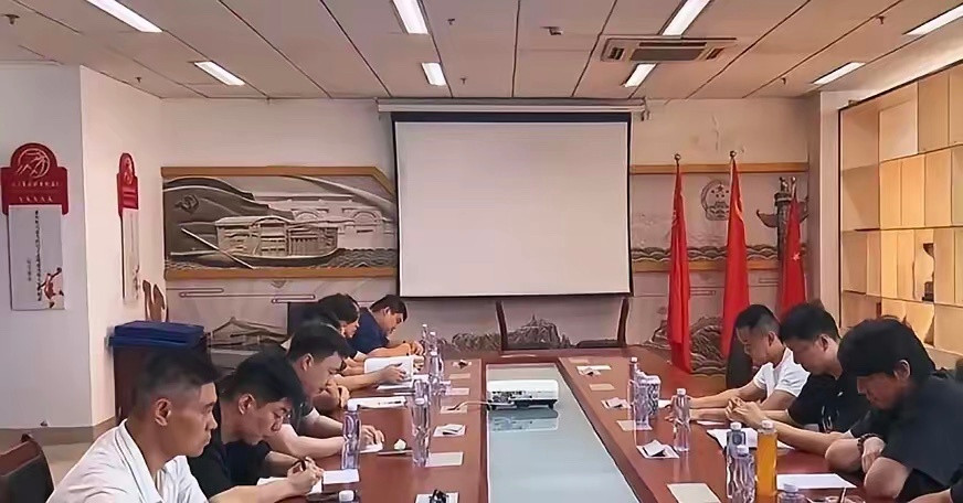 山东男篮确实在转会市场进行了一些接触，也有了大体的目标范围。其中，有国内球员，也