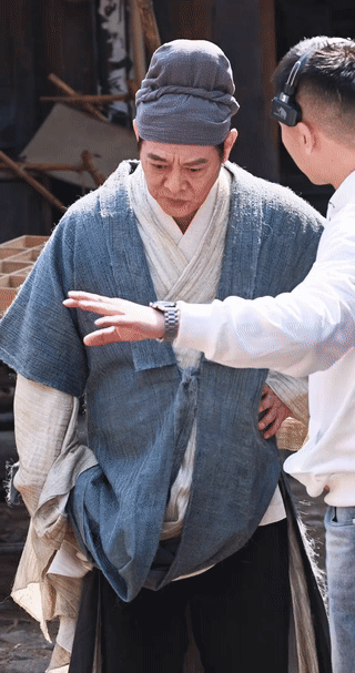 62岁的新加坡🇸🇬籍国际武打巨星:李连杰现在也开始拍摄网络短剧了？看起来他