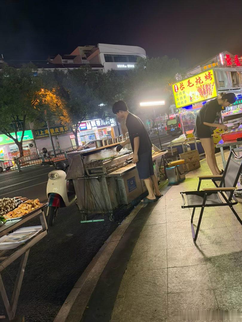 我草，横店的夜市太牛逼了​​​
