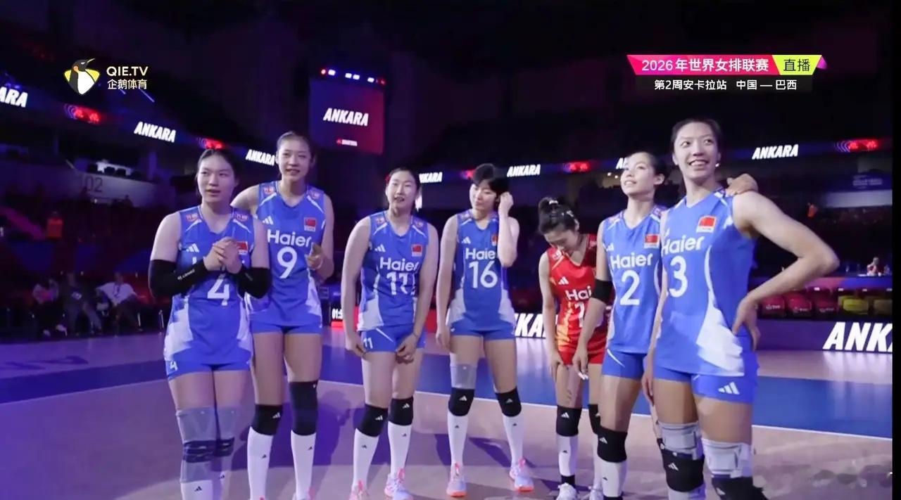 中国女排暴露性强攻实力不足，24：2618：25连输两局首局开局巴西女