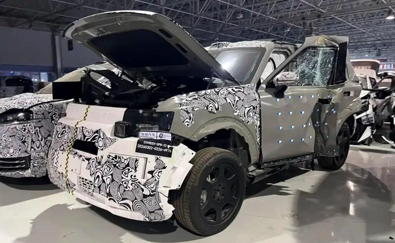 又一款硬派SUV登场！FREELANDER神行者新车外观曝光日前，FREELA