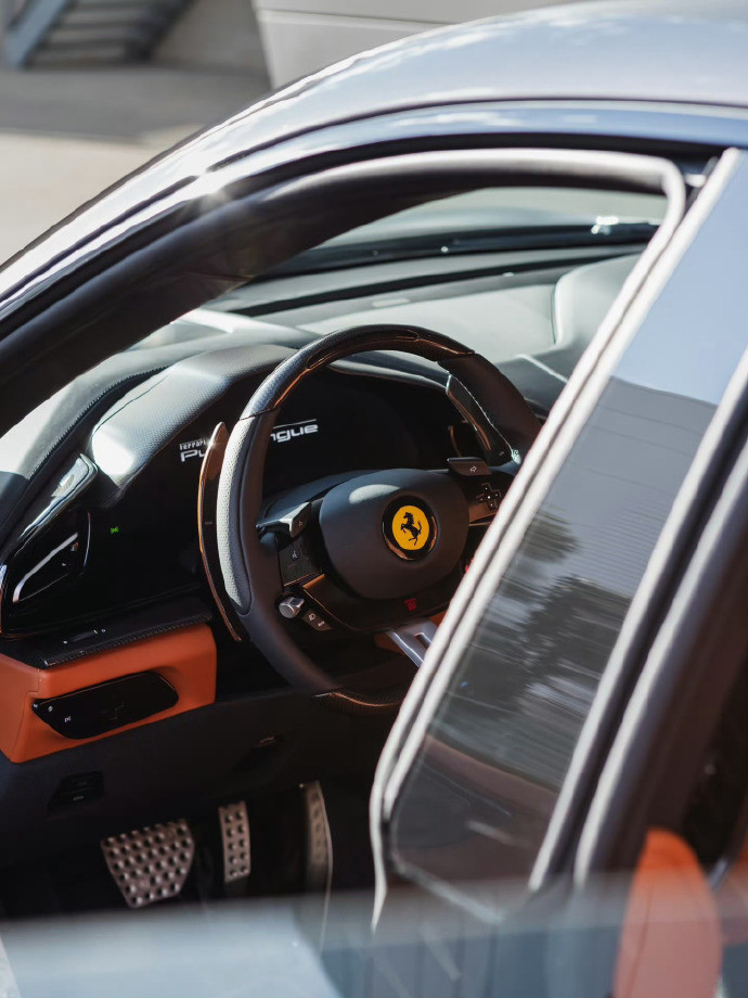 法拉利Purosangue跃马首款FUV，气场直接拉满V12自吸加持，纯粹性能毫