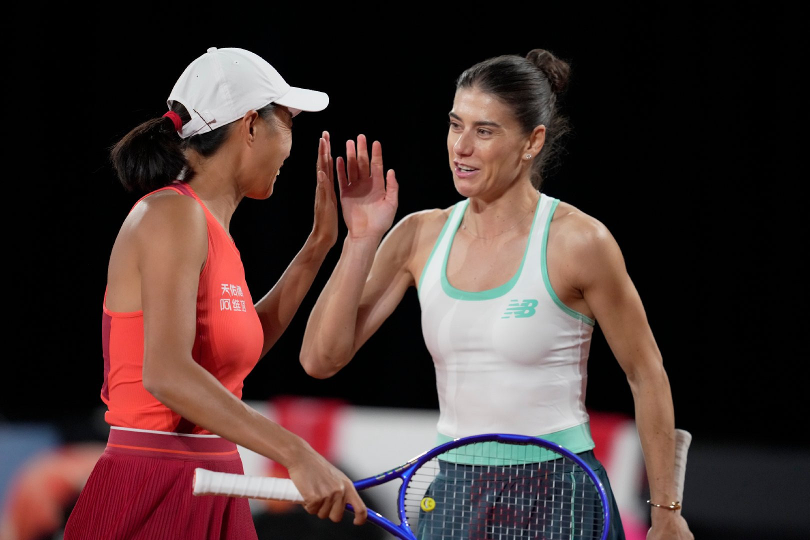 #张帅组合晋级林茨站决赛#WTA500林茨站双打半决赛，头号种子张帅/科斯蒂亚