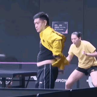 Coco难道不知道训练馆里也有摄像头？你这一个露肚肚，又让很多人联想起莎莎了！