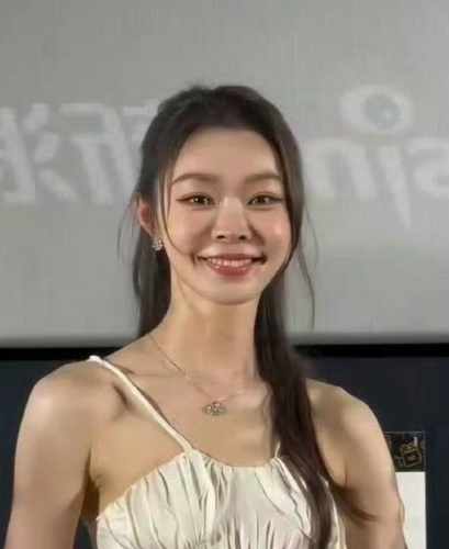 易梦玲和宋轶两人的颜值各有千秋