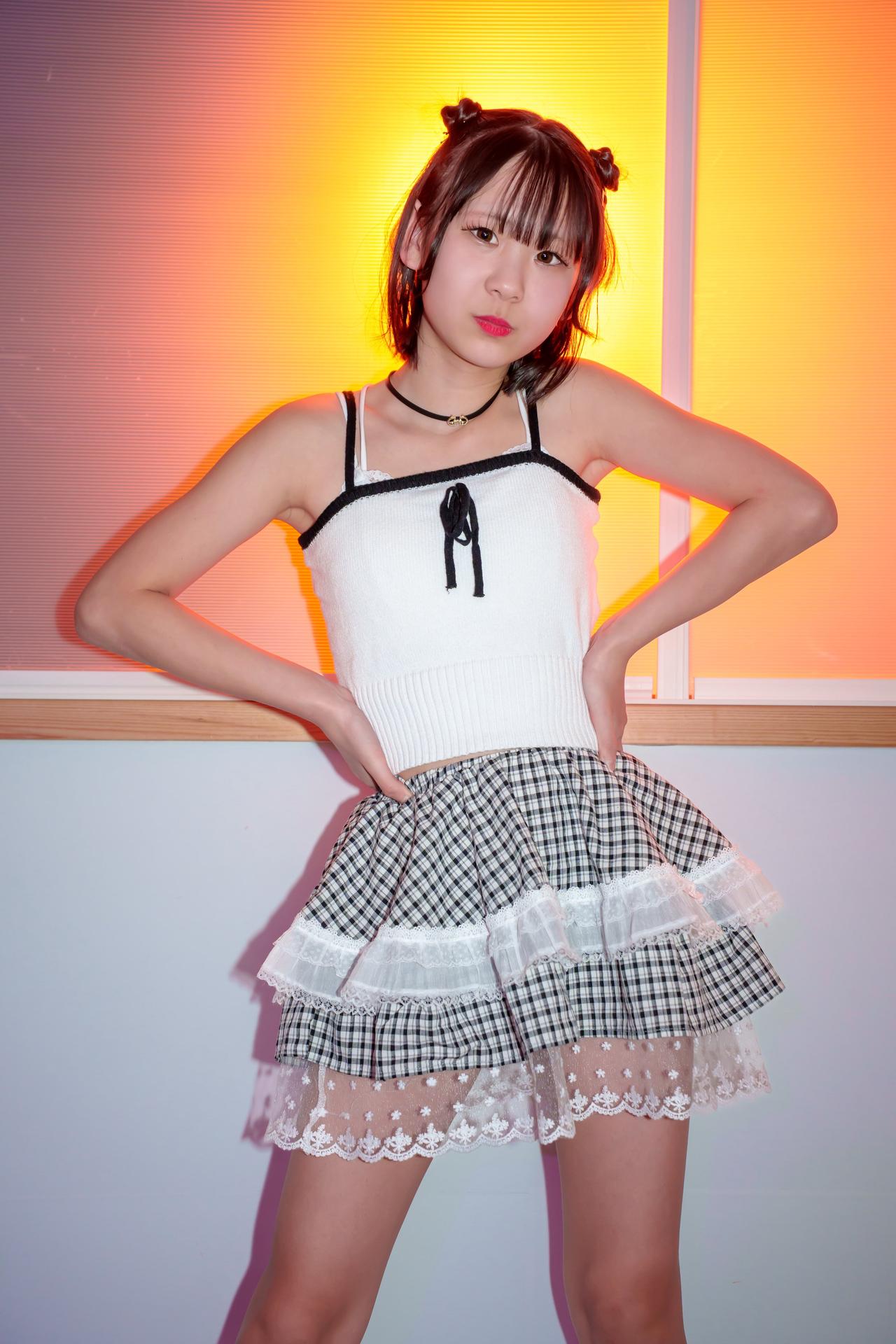 红袖添香夜，轻纱拂面时。