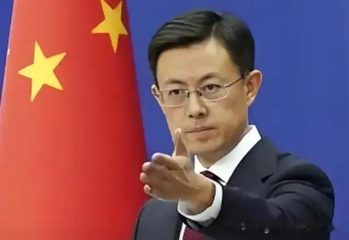 8月2日，针对菲律宾向联合国提交“关于中国黄岩岛及其周边海域‘领海基线’图”，台