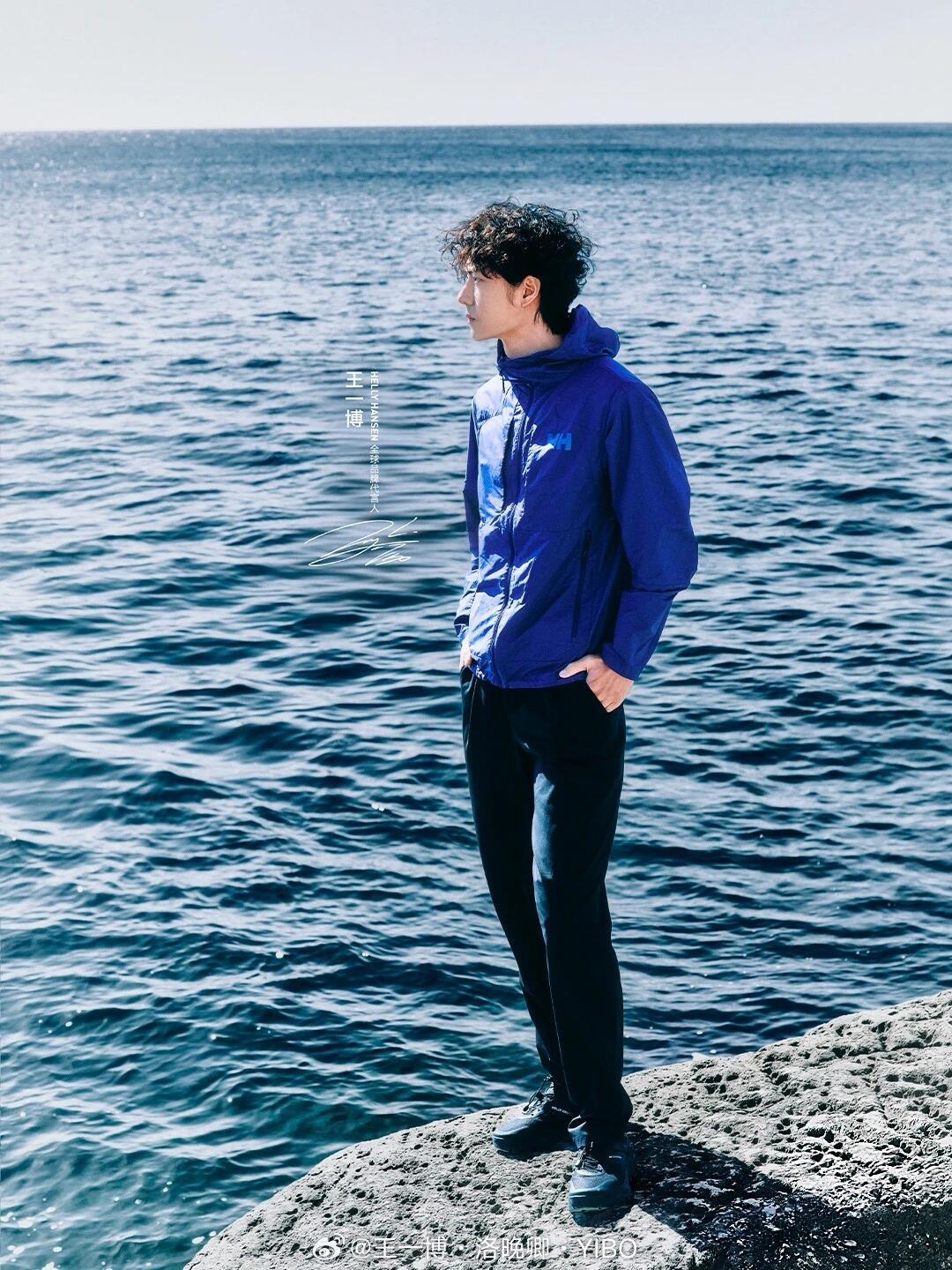全世界最好的王一博不一样的风格，一样的自在，潮酷随性，当之无愧的时尚引领者💚