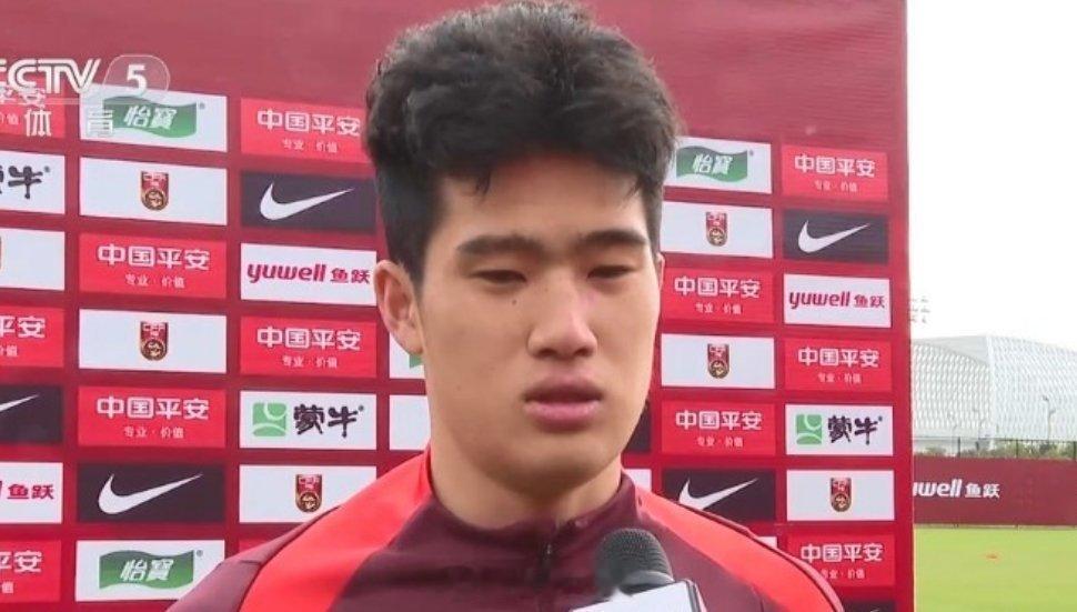 据足球之夜报道，彭啸在接受央视记者采访时表示：“我觉得自己今年变化还是很大的。从