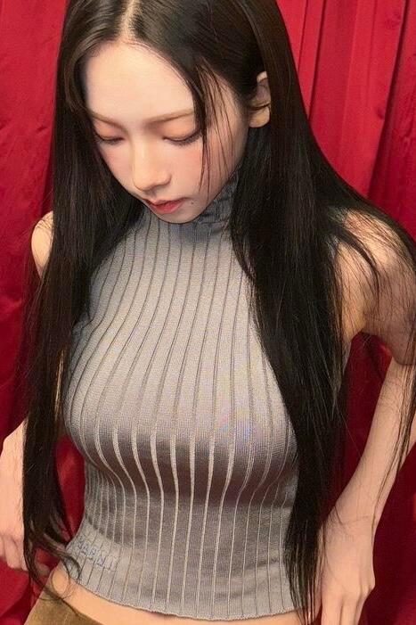 竟然没有看到求Karina这件同款条纹衣的设计理念太🐂🍺了….