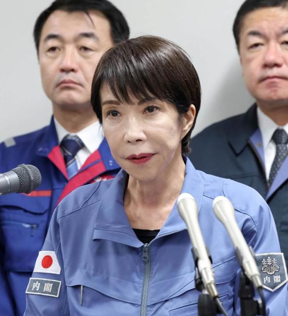 高市早苗开口了！用日语、英语、中文，同步向中国致哀！不是普通外交例行公事——外