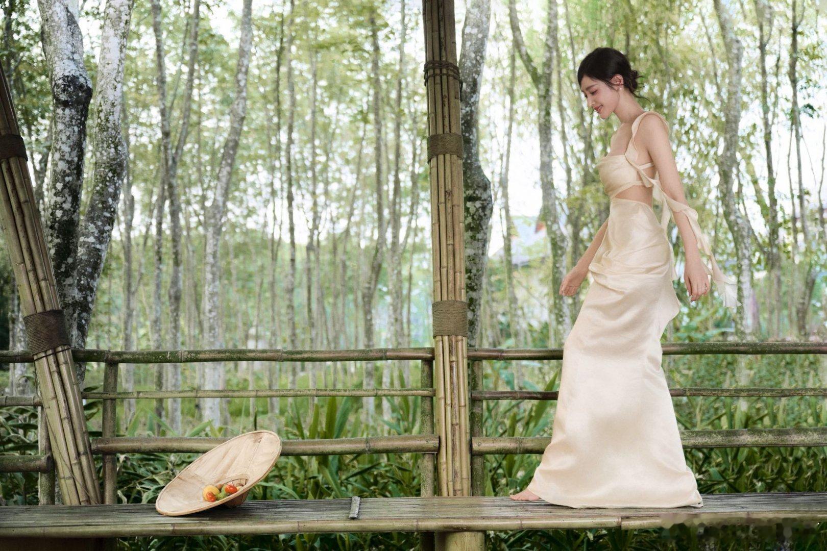 被张天爱狠狠美到！风格百变超有魅力，甜妹与女王随意切换，颜值气质双在线，怎么看都