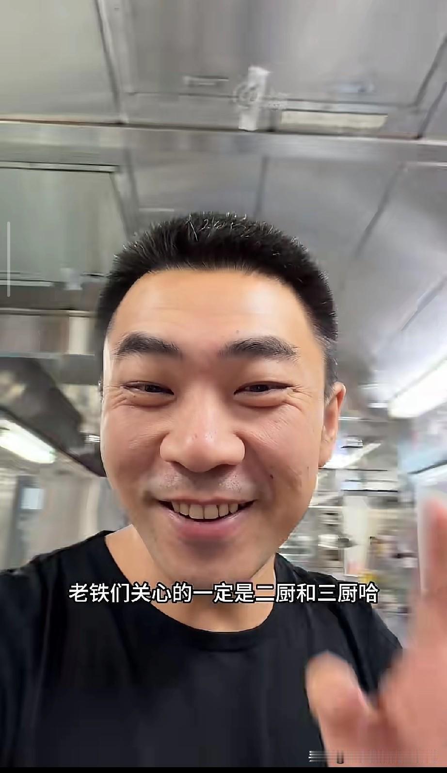 海上厨子新厨房曝光!这配置比陆地五星酒店还狠！兄弟们，海上厨子又整活了！