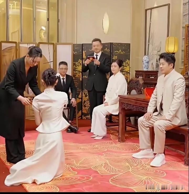 带货网红也能收徒了？？这世界还是癫到离谱