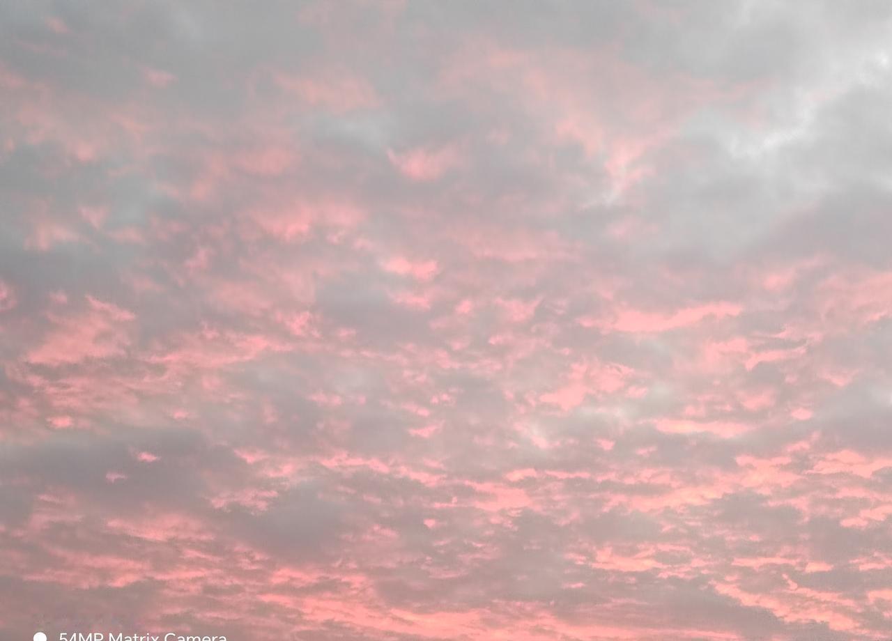 被踢走七个月,前老板一句“赶紧回来修机器”就当没发生过。拒绝后,他在群里甩“