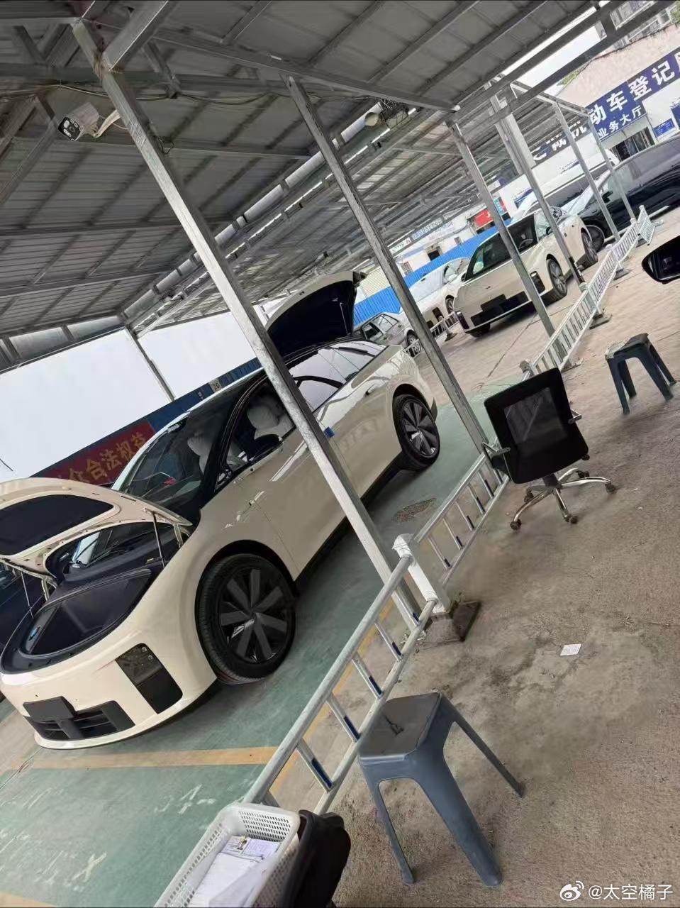 理想i6的前备箱可不小哈而且从图片看很规整设计挺好看的理想i6理想i8理想meg
