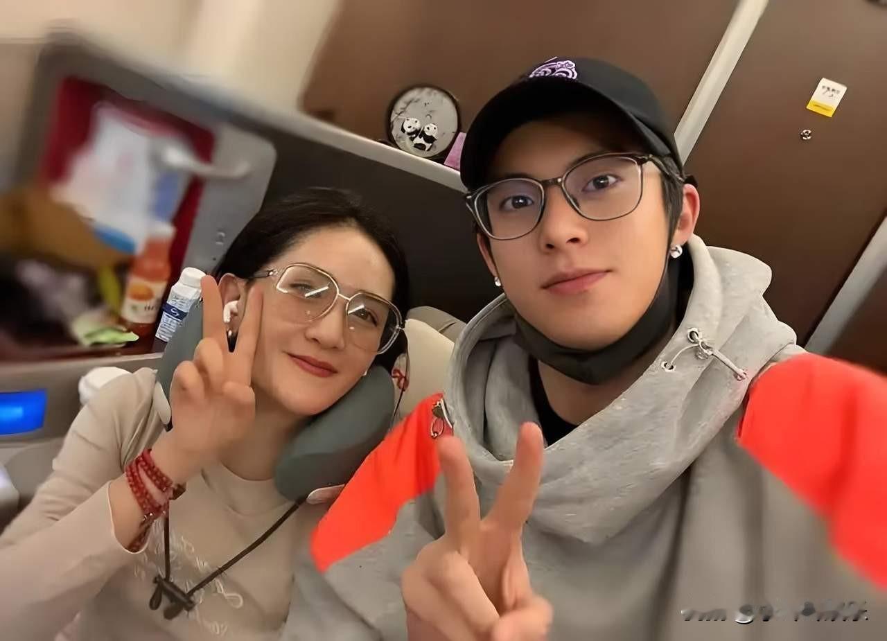 你们发现没有谢娜有一个规律，准的惊人那就是谢娜对四川老乡是真的自带滤镜