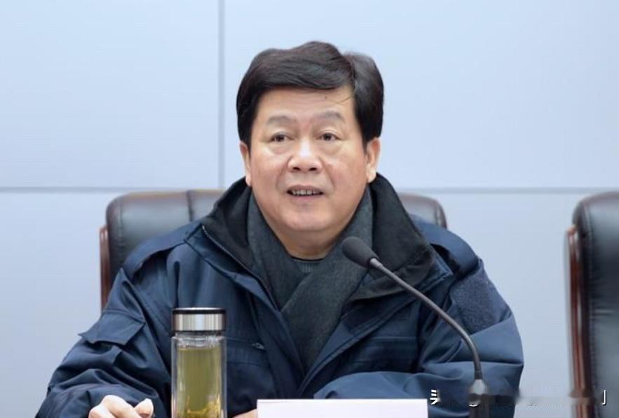 大搞权色交易！卡在“正厅”7年，退休了还不消停，徐湘平被移送司法！8月28其