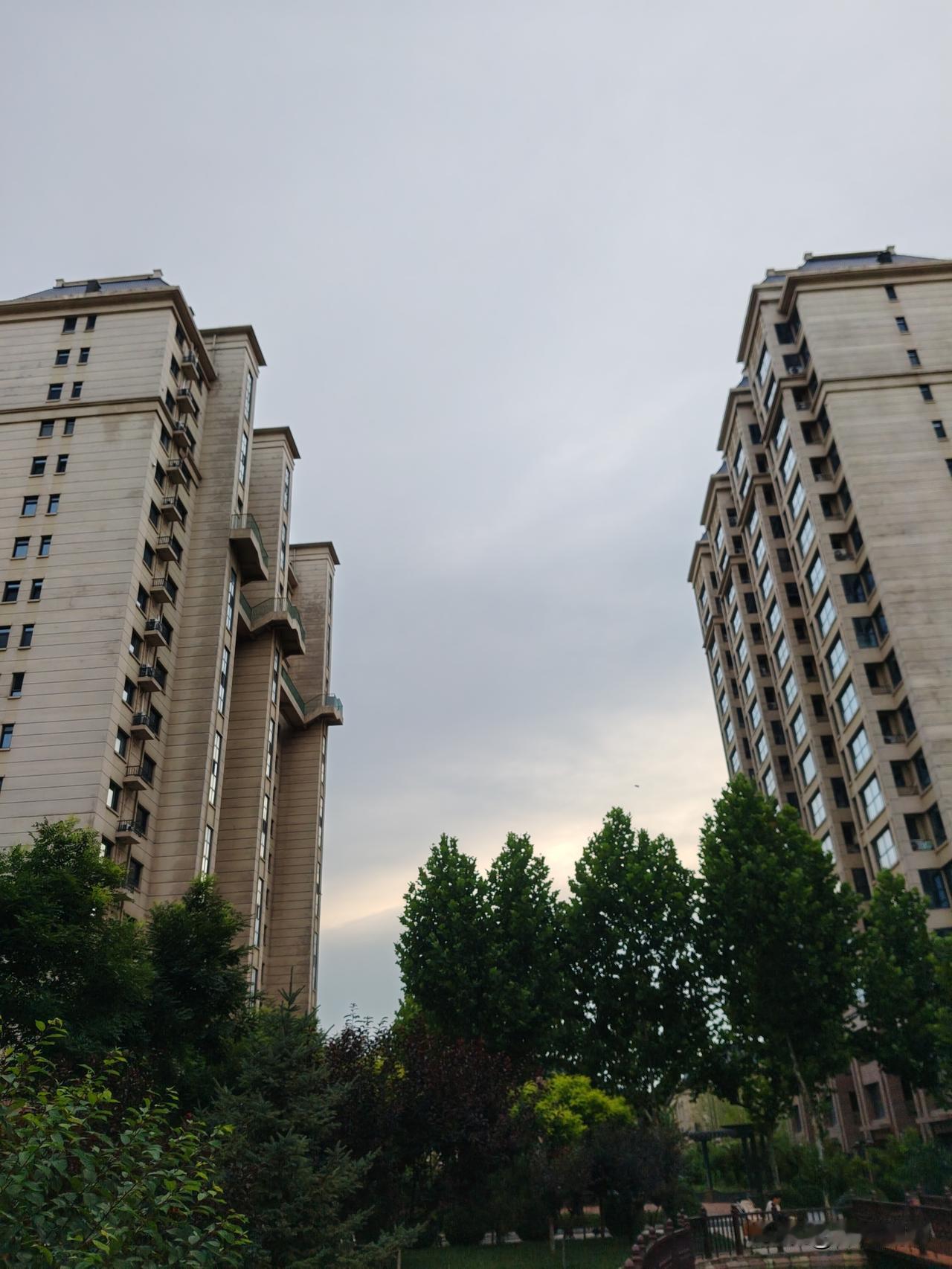 河北卫视昨天说我们这里即滦州城区大雨为150多毫米，全省最大。今天唐山发布指出我