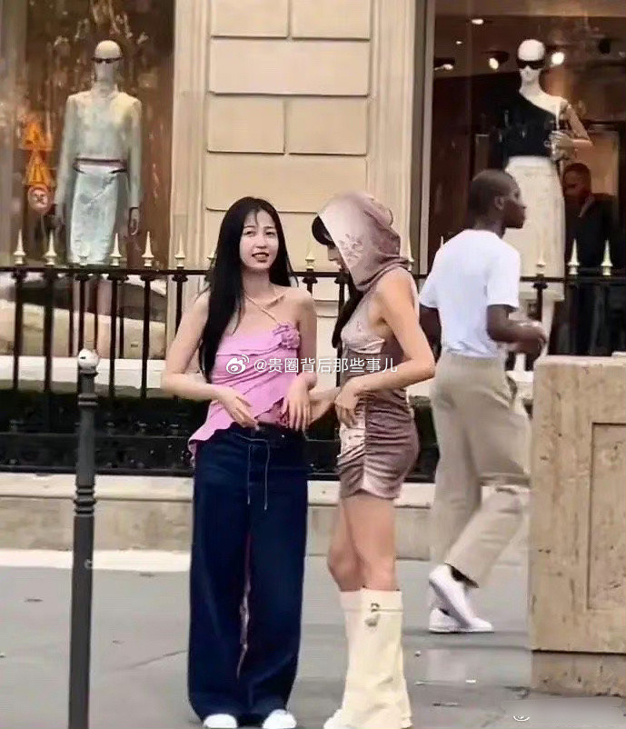 虞书欣离开滤镜一言难尽，伤害到我的眼睛了。