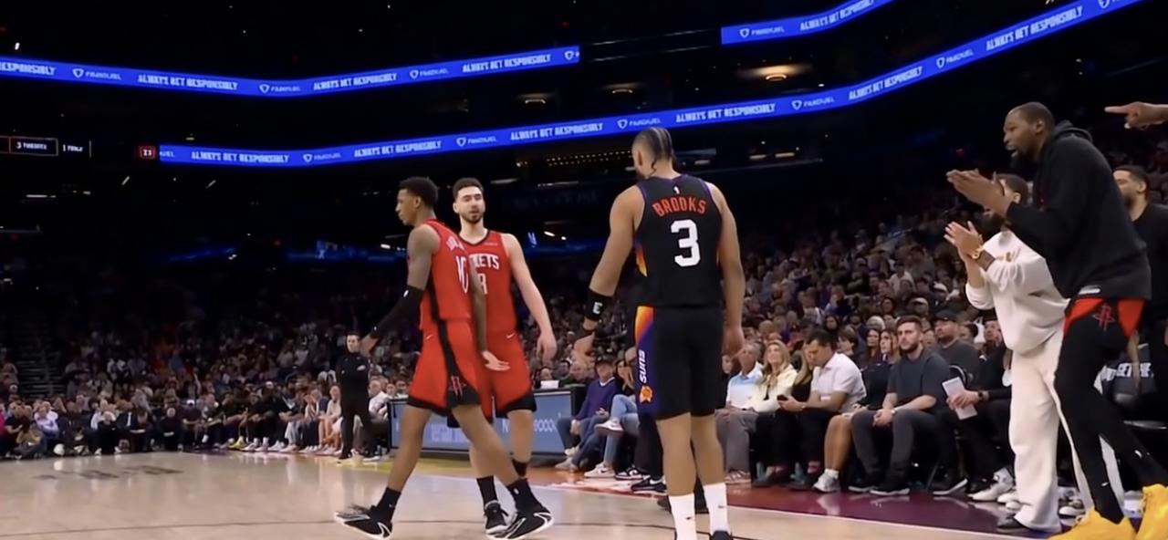 火箭21分大逆转太阳，这场比赛对他们而言，太关键了，也是一场极其提振士气的比赛。