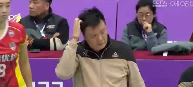 悲情王胖路在何处？蔡斌上台，王之腾下课，众人在惊喜、兴奋之余，又不禁思索，上海