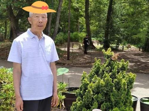 常听人说退休是“人生的分水岭”，有人困在“怕被时代抛弃”的焦虑里，有人陷在“比子