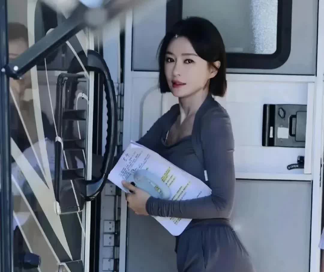 难怪魏大勋会这么迷恋她…不是所有人都能成为秦岚的，大家也不用羡慕了，要成