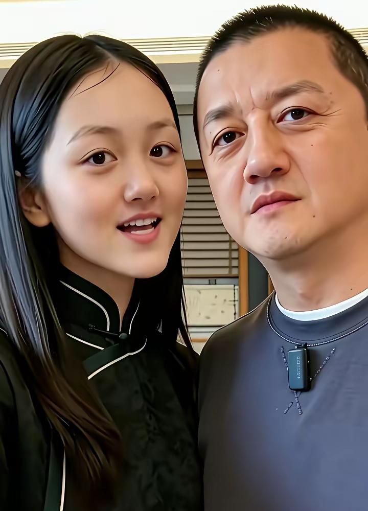 李嫣出落得愈发漂亮了然而，或许你们并不知晓在这美丽蜕变的背后，她承受了多少痛