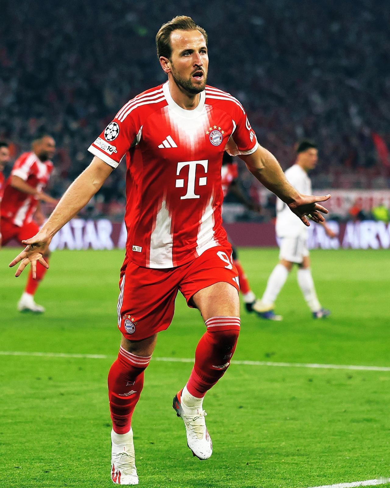 拜仁火力，英超制造👇：哈里-凯恩，来自热刺：本赛季进球50球6助🔥；路易