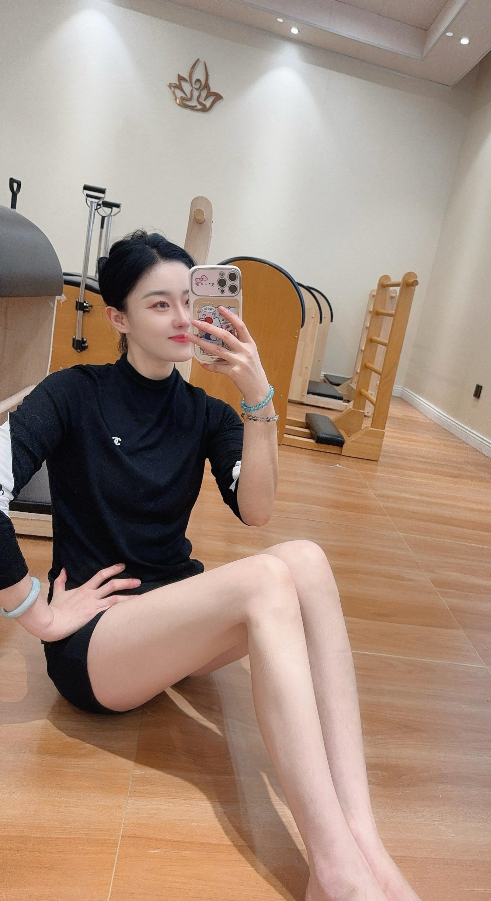 不必羡慕别人的高难度体式，你的“舒服”就是最好的体式。瑜伽的意义，是接...